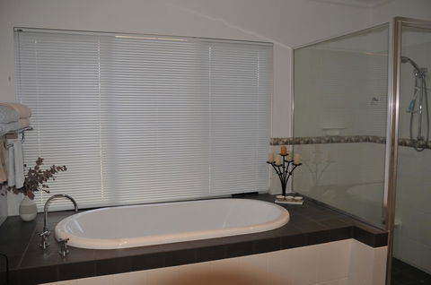 Glenelg On King Bed & Breakfast - Accommodation Sunshine Coast 26