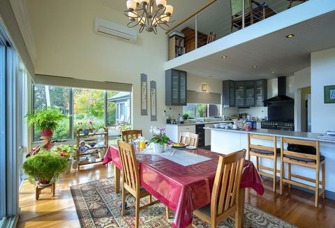 Glenelg On King Bed & Breakfast - Accommodation Sunshine Coast 8