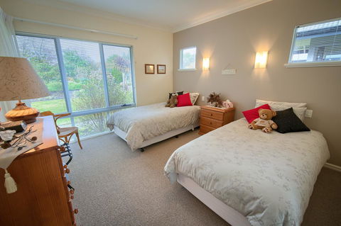 Glenelg On King Bed & Breakfast - Accommodation Sunshine Coast 4