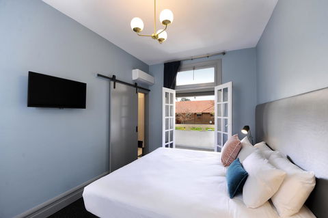 The Stirling Arms Hotel - Accommodation Sunshine Coast 6