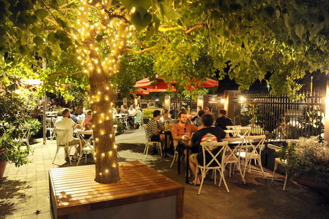 The Stirling Arms Hotel - Accommodation Sunshine Coast 2
