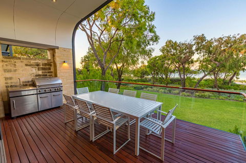 Aqua Resort Busselton - Accommodation Sunshine Coast 3