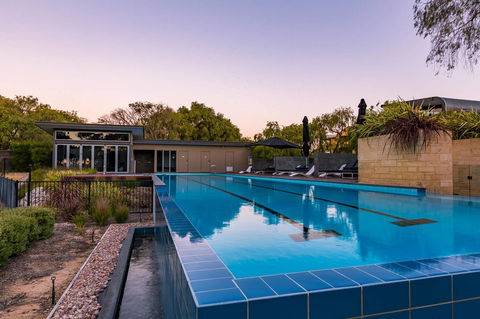 Aqua Resort Busselton - Accommodation Sunshine Coast 0