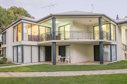 Cape View Beach Resort - Accommodation Sunshine Coast 23