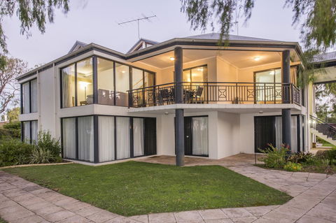Cape View Beach Resort - Accommodation Sunshine Coast 28