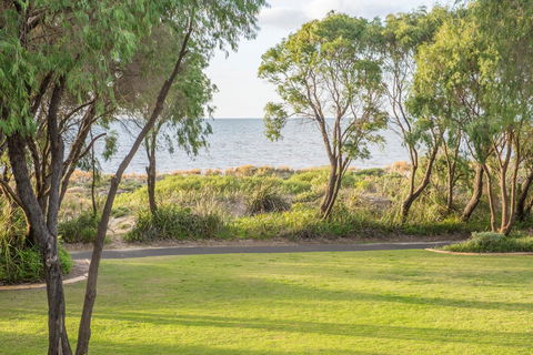 Cape View Beach Resort - Accommodation Sunshine Coast 13