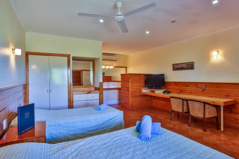 Kimberley Hotel - Accommodation Sunshine Coast 2