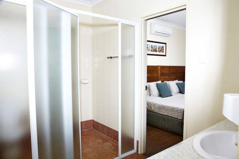 Kimberley Hotel - Accommodation Sunshine Coast 7