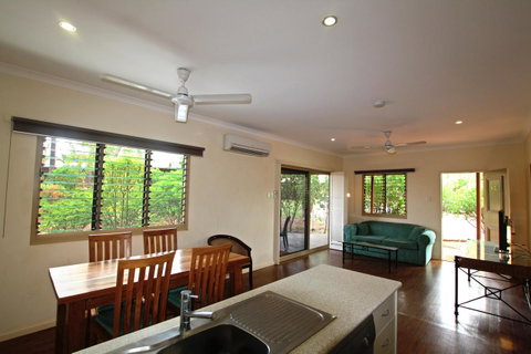 Kimberley Hotel - Accommodation Sunshine Coast 4