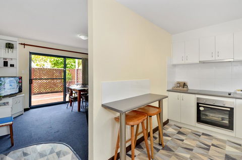 Dolphin Lodge Albany - Self Contained Apartments At Middleton Beach - Accommodation Sunshine Coast 8