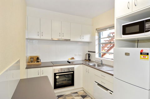 Dolphin Lodge Albany - Self Contained Apartments At Middleton Beach - Accommodation Sunshine Coast 12