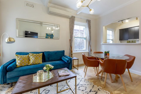 Heritage Townhouse Near Harbour Bridge - Accommodation Sunshine Coast 0