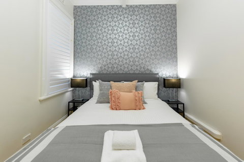 Heritage Townhouse Near Harbour Bridge - Accommodation Sunshine Coast 11