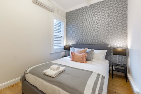 Heritage Townhouse Near Harbour Bridge - Accommodation Sunshine Coast 19