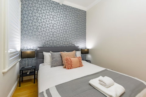 Heritage Townhouse Near Harbour Bridge - Accommodation Sunshine Coast 27