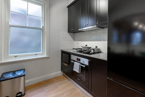 Heritage Townhouse Near Harbour Bridge - Accommodation Sunshine Coast 21