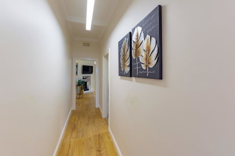 Heritage Townhouse Near Harbour Bridge - Accommodation Sunshine Coast 12