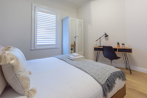 Heritage Townhouse Near Harbour Bridge - Accommodation Sunshine Coast 6