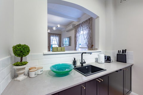 Heritage Townhouse Near Harbour Bridge - Accommodation Sunshine Coast 35