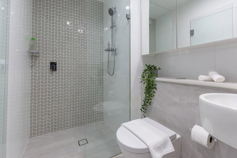 Inner City Stylish Apt Walk To Green Square - Accommodation Sunshine Coast 12