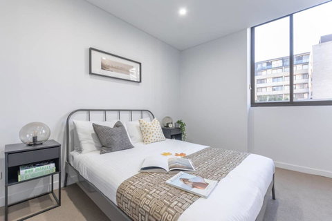 Inner City Stylish Apt Walk To Green Square - Accommodation Sunshine Coast 5