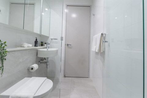 Inner City Stylish Apt Walk To Green Square - Accommodation Sunshine Coast 2