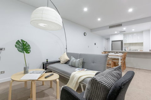 Inner City Stylish Apt Walk To Green Square - Accommodation Sunshine Coast 0