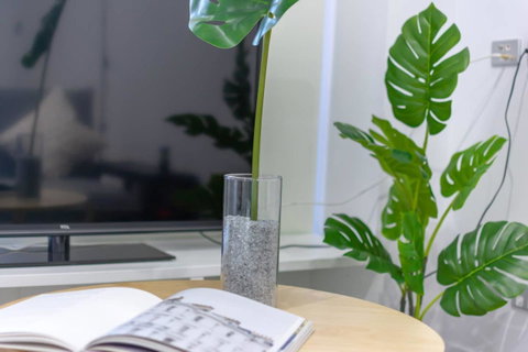 Inner City Stylish Apt Walk To Green Square - Accommodation Sunshine Coast 7