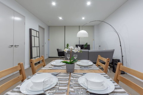 Inner City Stylish Apt Walk To Green Square - Accommodation Sunshine Coast 10