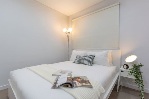 Inner City Stylish Apt Walk To Green Square - Accommodation Sunshine Coast 18