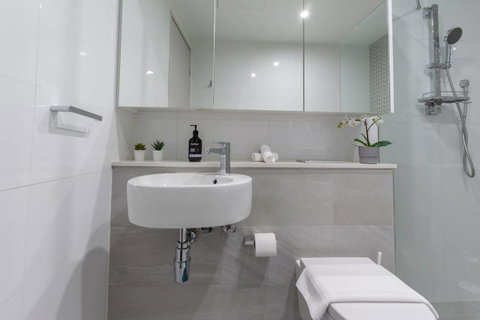 Inner City Stylish Apt Walk To Green Square - Accommodation Sunshine Coast 3