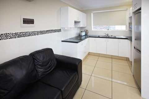 Jesmond Executive Villas - Accommodation Sunshine Coast 29