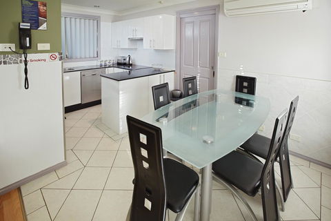 Jesmond Executive Villas - Accommodation Sunshine Coast 35