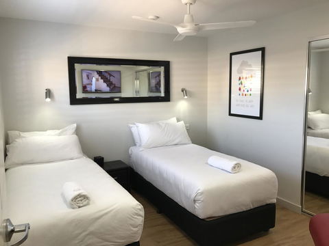Jesmond Executive Villas - Accommodation Sunshine Coast 2