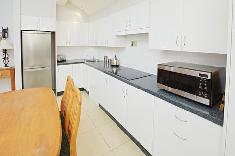 Jesmond Executive Villas - Accommodation Sunshine Coast 24