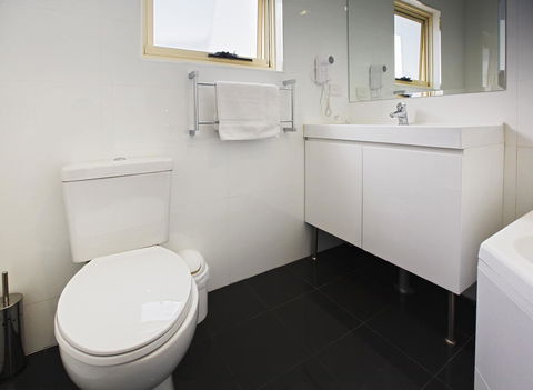 Jesmond Executive Villas - Accommodation Sunshine Coast 27