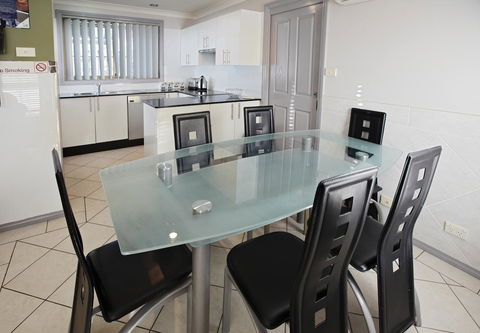 Jesmond Executive Villas - Accommodation Sunshine Coast 36