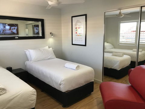 Jesmond Executive Villas - Accommodation Sunshine Coast 3