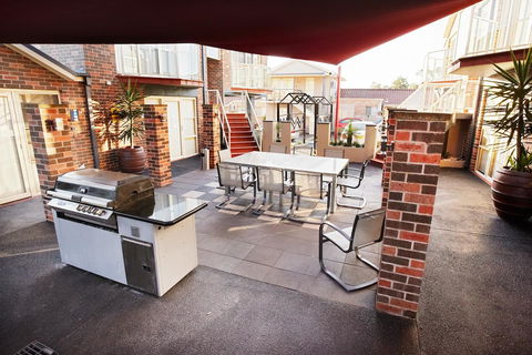 Jesmond Executive Villas - Accommodation Sunshine Coast 17