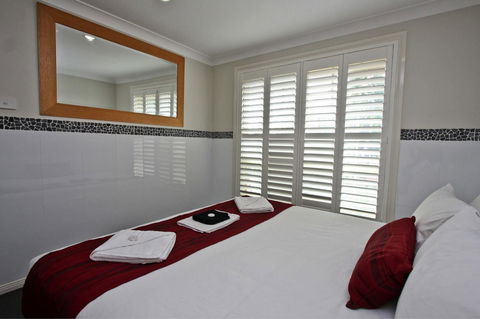 Jesmond Executive Villas - Accommodation Sunshine Coast 10