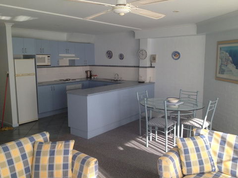 Breakers Apartments - Accommodation Sunshine Coast 11