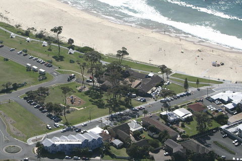 Breakers Apartments - Accommodation Sunshine Coast 17