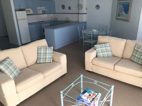 Breakers Apartments - Accommodation Sunshine Coast 9