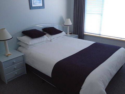 Breakers Apartments - Accommodation Sunshine Coast 4