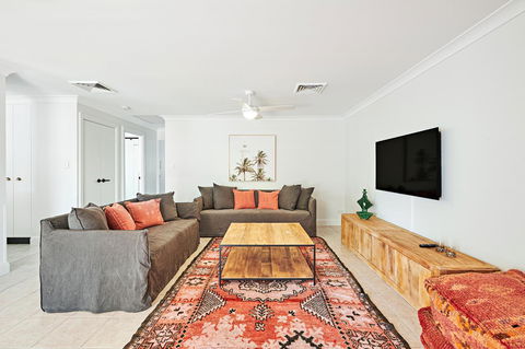 The Lord Byron - Accommodation Sunshine Coast 28