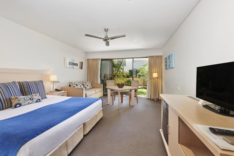 Waves Byron Bay - Accommodation Sunshine Coast 2