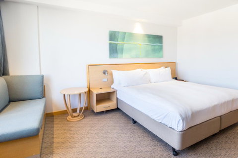 Crowne Plaza Sydney Coogee Beach, An IHG Hotel - Accommodation Sunshine Coast 6
