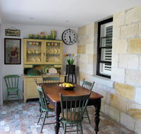 Apple Tree Cottage - Accommodation Sunshine Coast