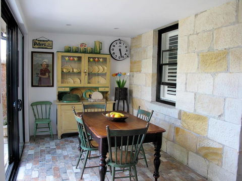 Apple Tree Cottage - Accommodation Sunshine Coast 0