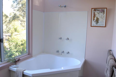 Bundle Hill Cottages - Accommodation Sunshine Coast 26